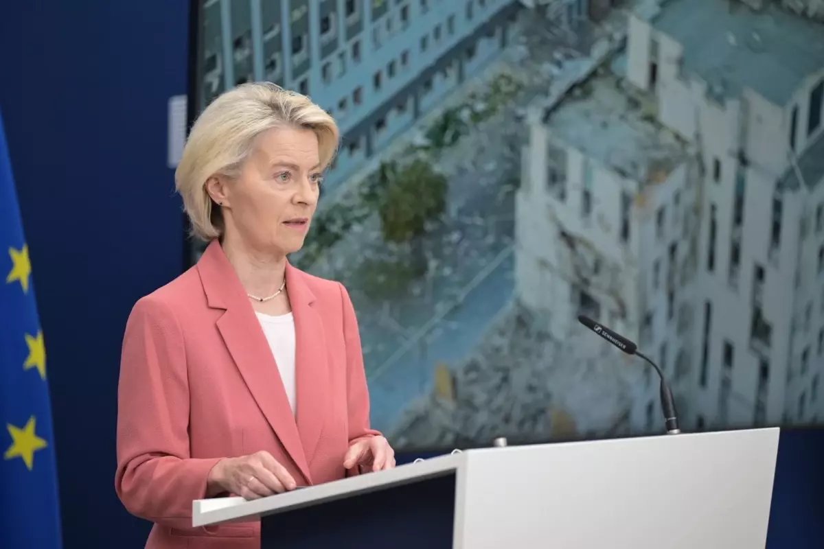 AB Komisyonu Başkanı von der Leyen, Srebrenitsa Soykırımını Unutmayacaklarını Vurguladı