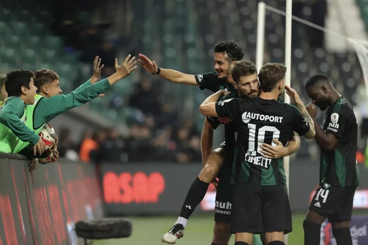 Kocaelispor deplasmana gidecek uygun uçak bulamadı, çareyi bakın nasıl buldu