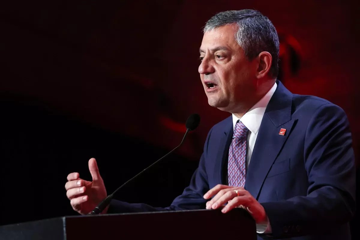 CHP Genel Başkanı Özel: Türkiye'de yapılacak seçimler bir referandum olacak