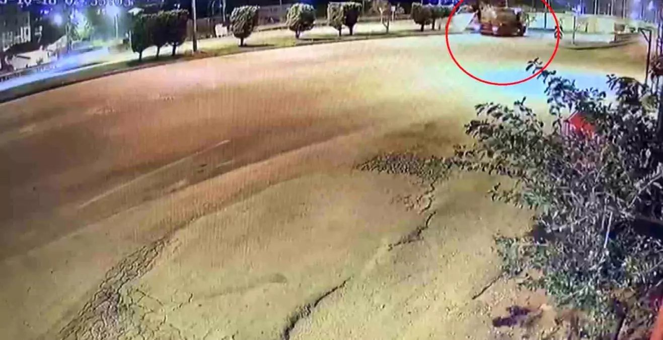 Hatay'da Su Tankeri ile Kamyonet Çarpıştı: Sürücü Hayatını Kaybetti