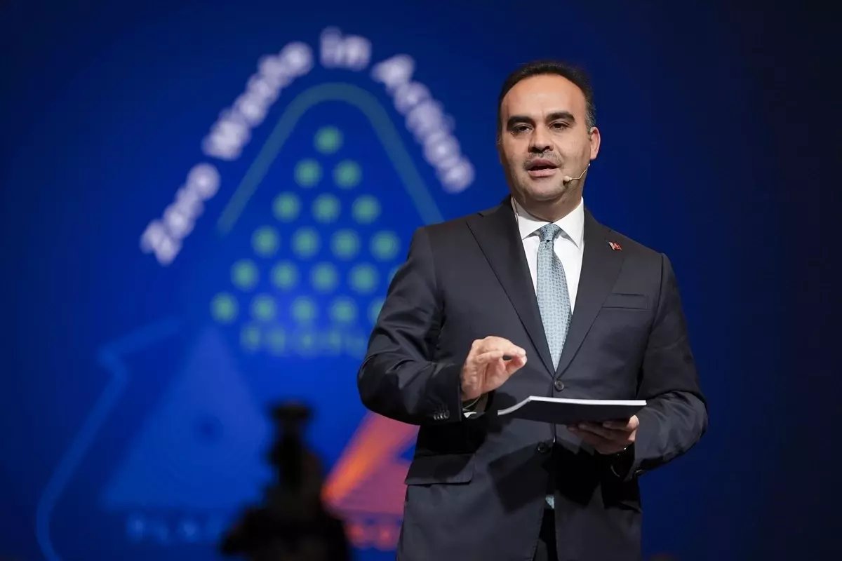 Sanayi ve Teknoloji Bakanı Kacır, "Daha Akıllı Atık: Yapay Zeka Etkiyi Nasıl Artırıyor" oturumunda konuştu Açıklaması