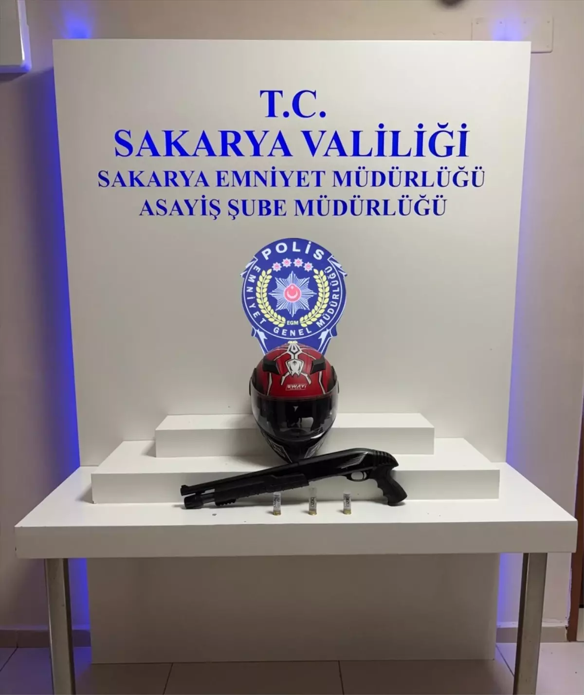 Sakarya'da Silahlı Saldırı: 2 Yaralı, 3 Şüpheli Gözaltında