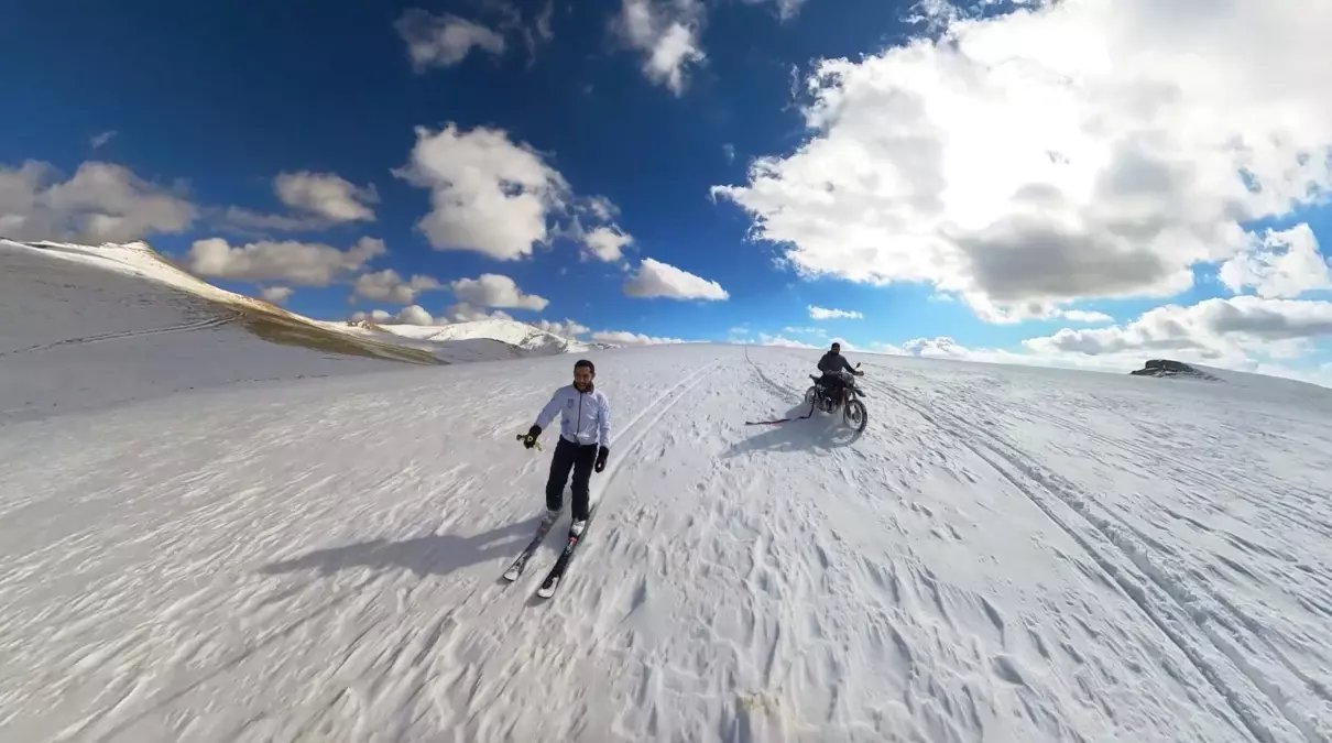 Erzincan'da Kayak Sezonu Motosikletle Başladı