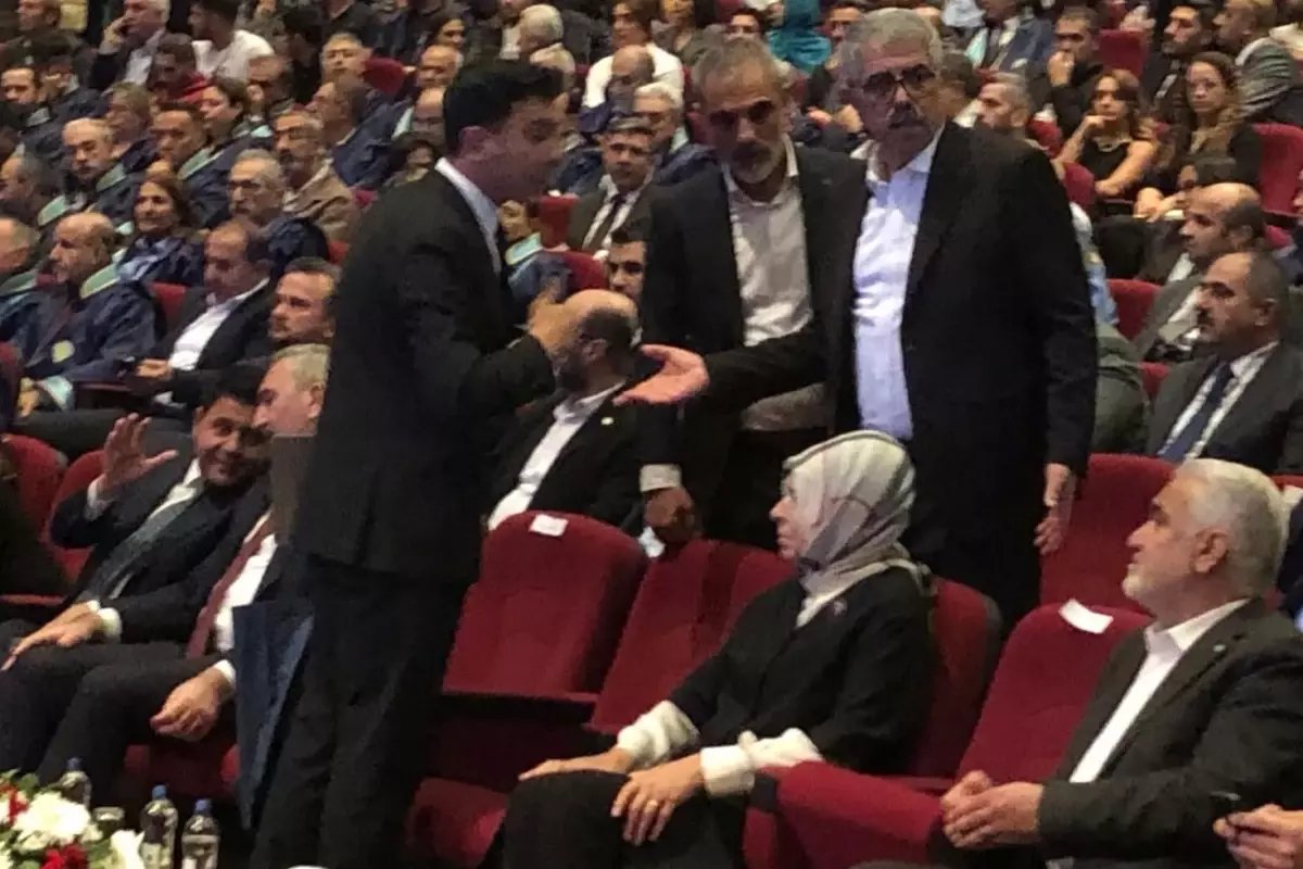 Diyarbakır'daki törende protokol krizi! DEM'li eş başkanlar salonu terk etti