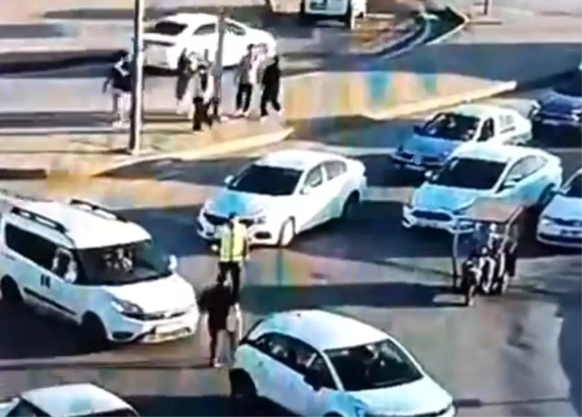 Kahramanmaraş'ta Sürücünün Polise Sopayla Saldırısı Kamerada