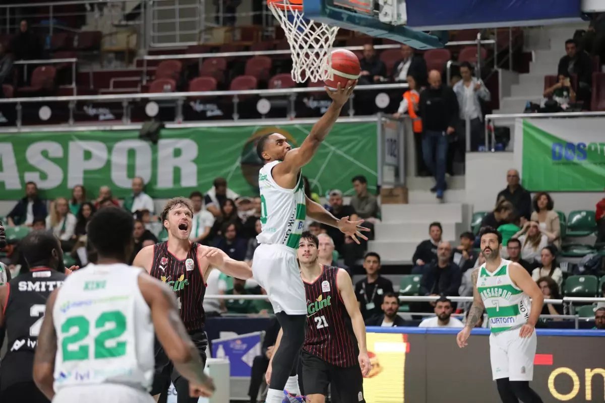 Bursaspor Basketbol, Glint Manisa'yı 84-69 Mağlup Etti