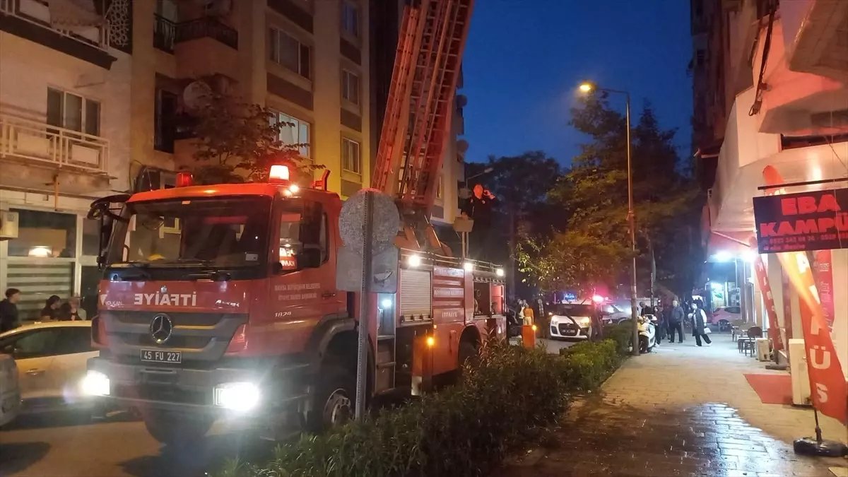 Manisa'da Tartışma Sonrası Evi Ateşe Veren Kişi Hastaneye Kaldırıldı