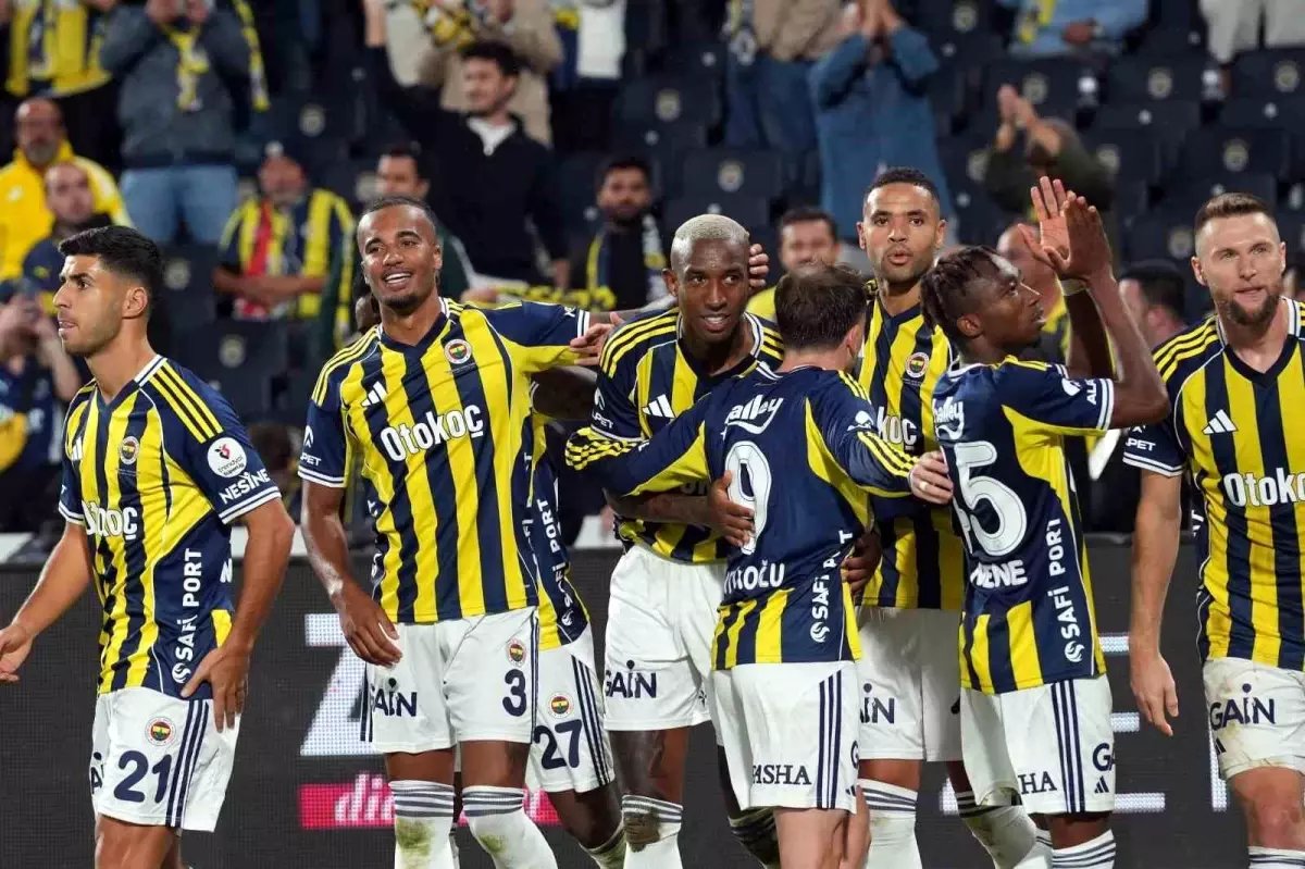 Fenerbahçe, Fatih Karagümrük'ü Konuk Ediyor