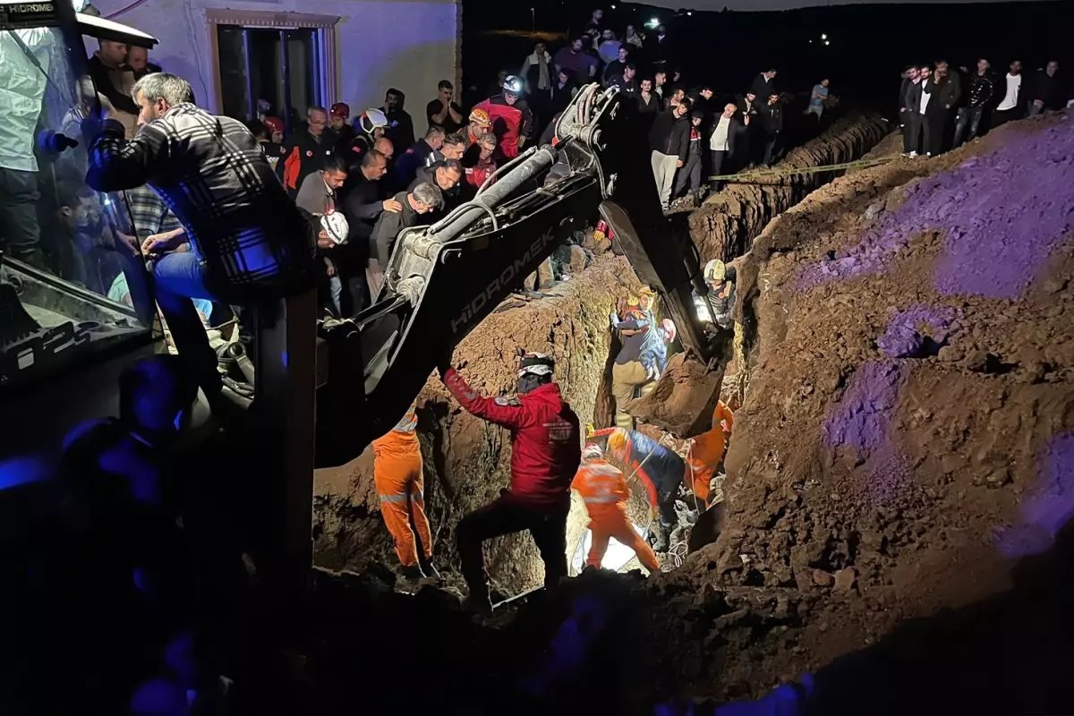 Bursa'da göçük faciası! Kazdıkları çukur 2 kardeşe mezar oldu