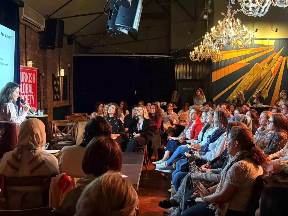 MomTalks Ebeveynlik Zirvesi ile Uluslararası Arenaya Adım Attı