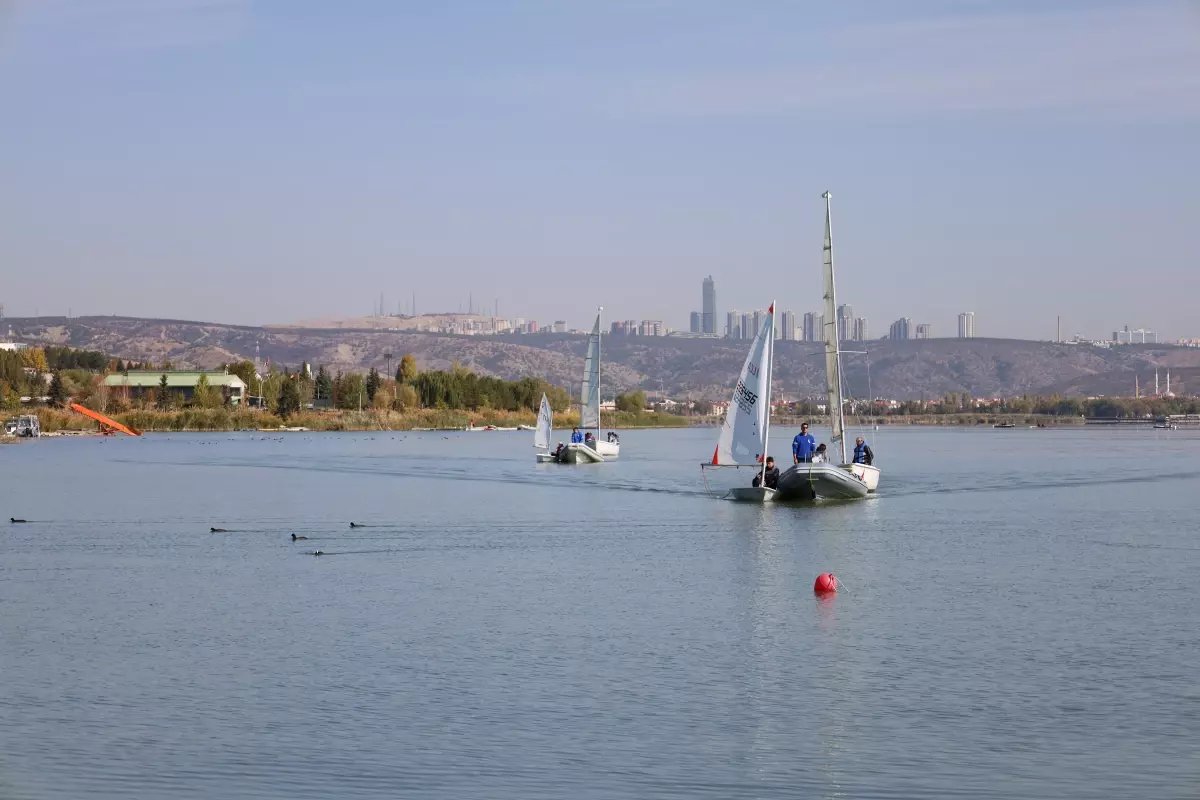 Ankara Yelken Kulübü 25. Yılını Mogan Gölü'nde Kutladı
