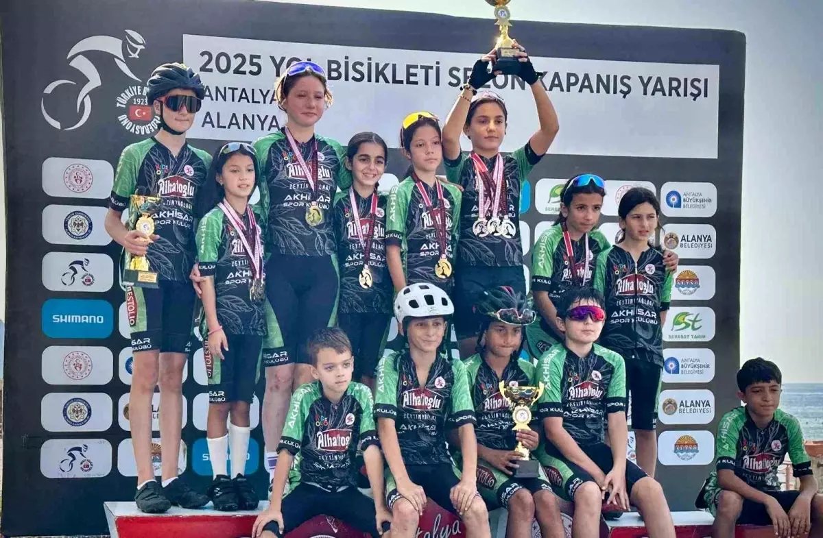 Akhisar Sporcuları Türkiye Kupası'nda Birinci Oldu