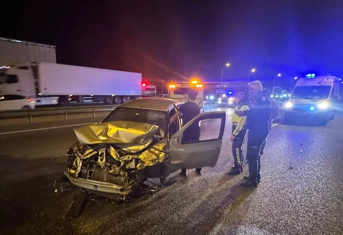 Osmaniye'de Otomobil Bariyere Çarptı: Sürücü Yaralandı