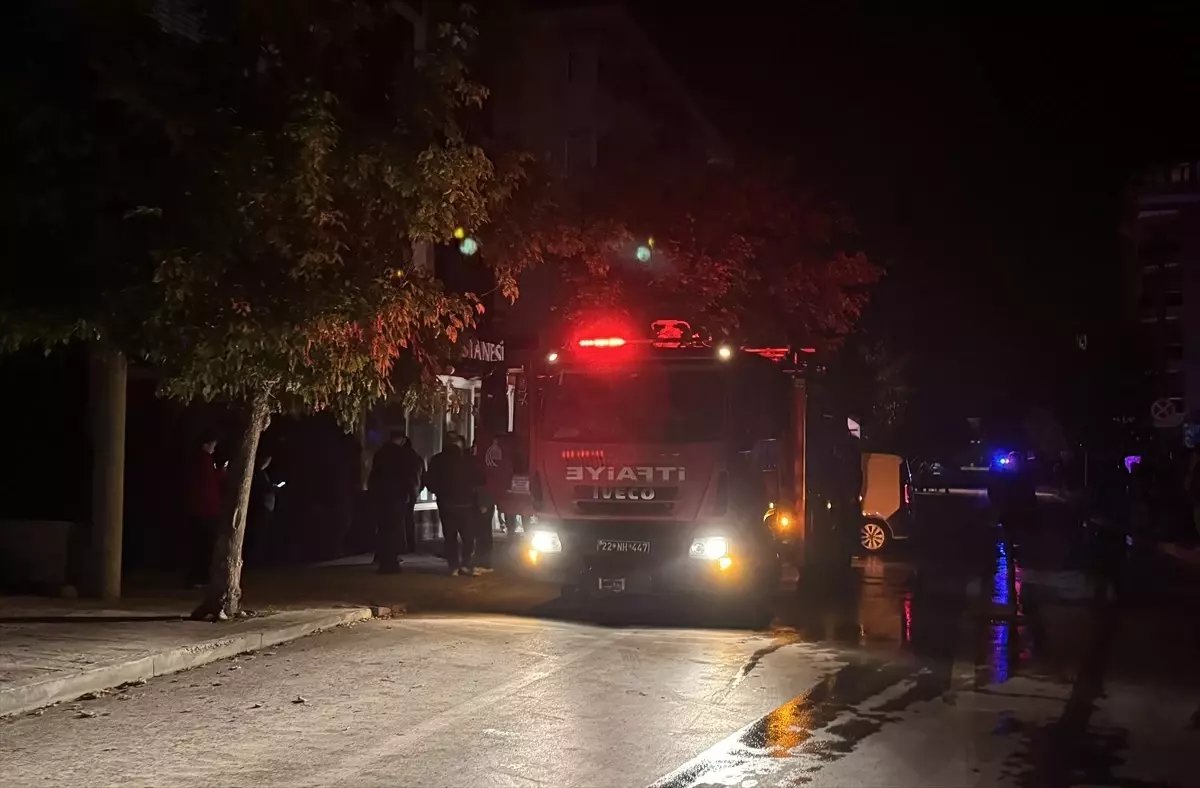 Edirne'de Pastanede Yangın: İtfaiye Müdahale Etti
