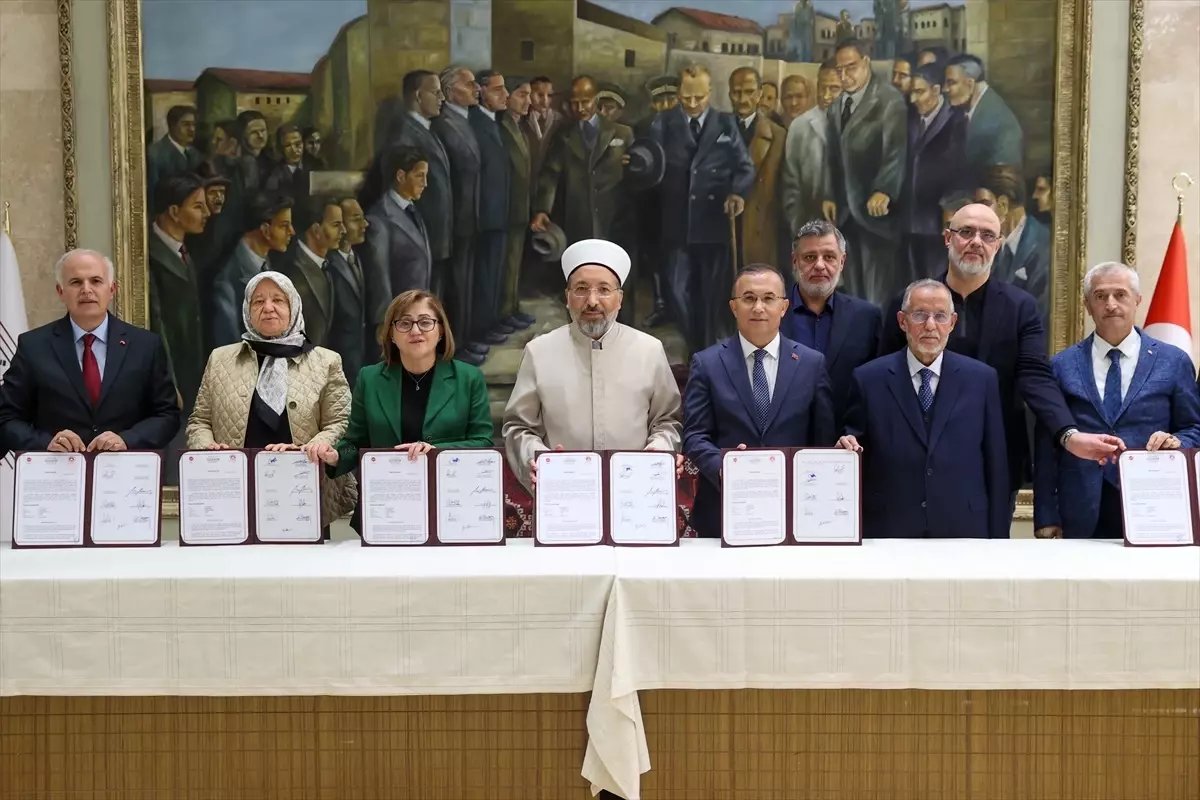 Türkiye'de 250 Bin Resmi Hafız Bulunuyor