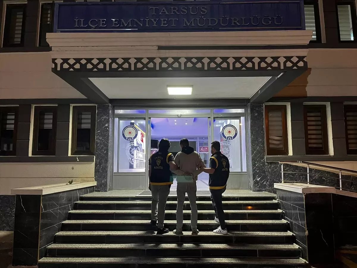 Tarsus'ta Park Halindeki Araçları Yakan Şüpheli Gözaltına Alındı