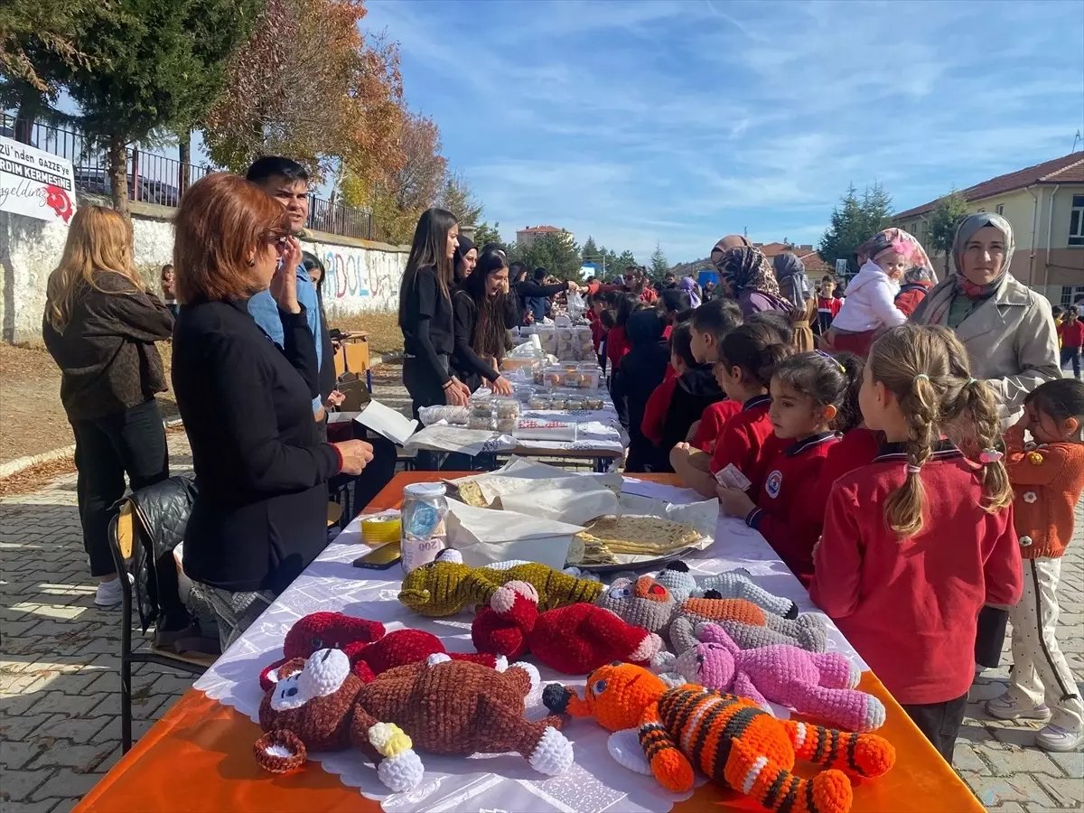 Mecitözü'nde Gazze'ye Yardım Kermesi Düzenlendi