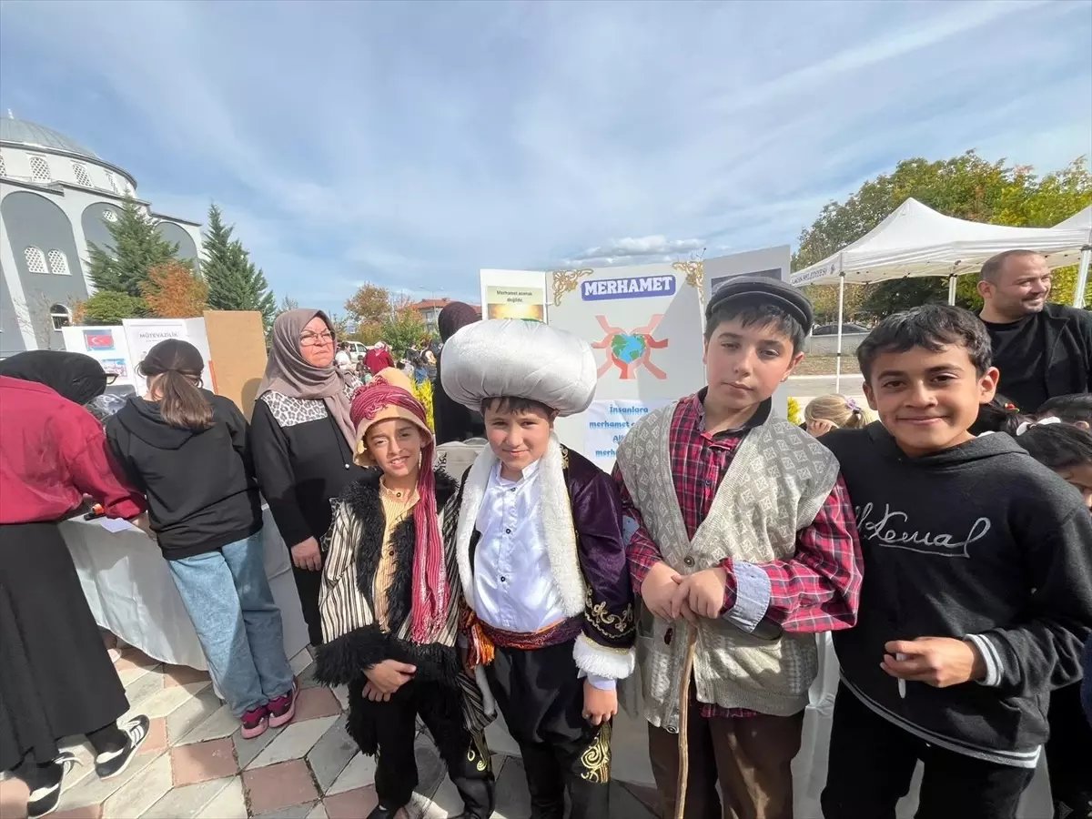 Laçin'de Filistin'e Destek İçin Yardım Kermesi Düzenlendi