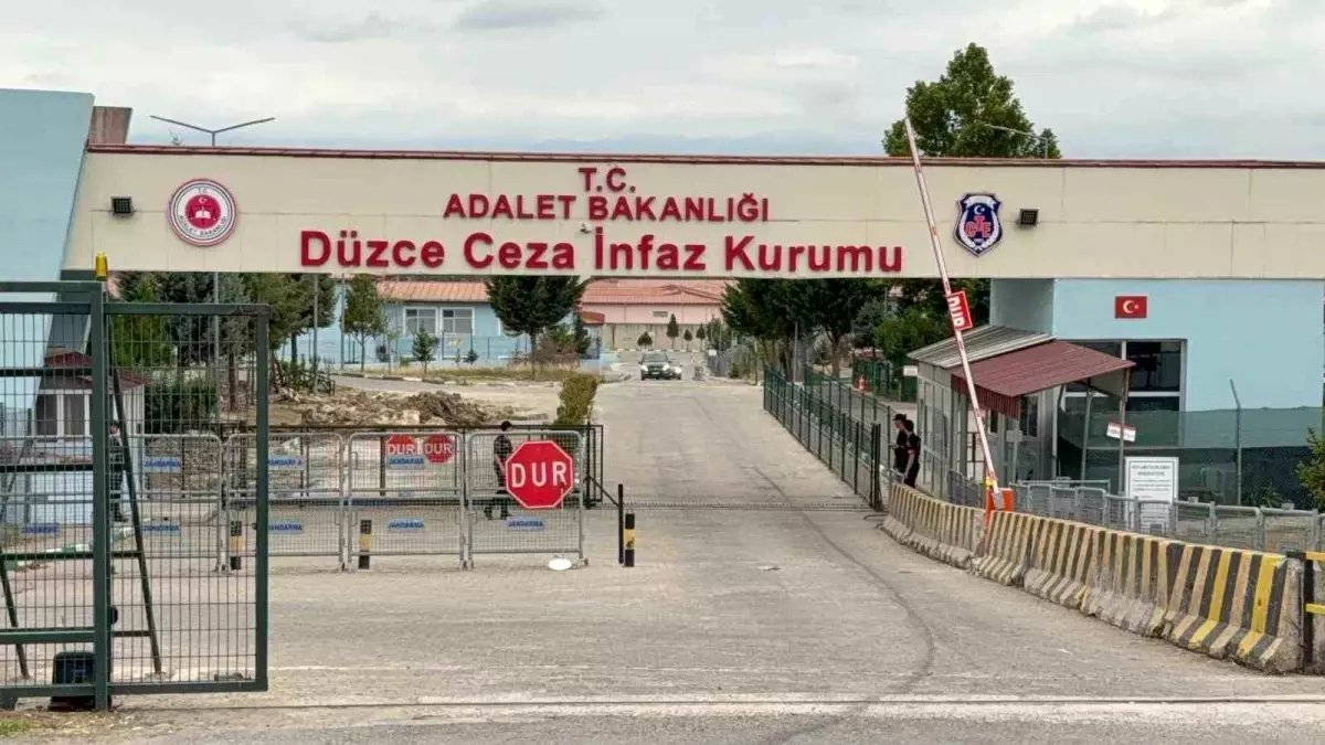 Düzce'de Güvenlik Denetimlerinde 64 Gözaltı, 20 Tutuklama
