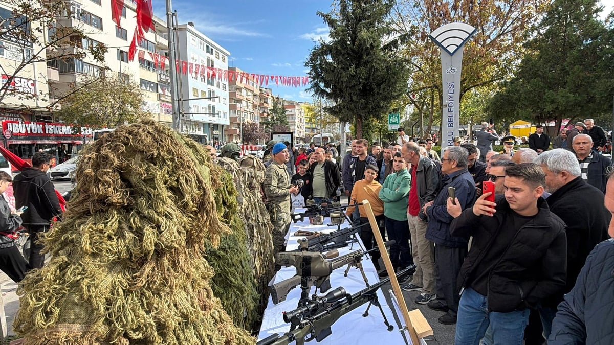 Tekirdağ'da komandolar, silahlarını sergiledi