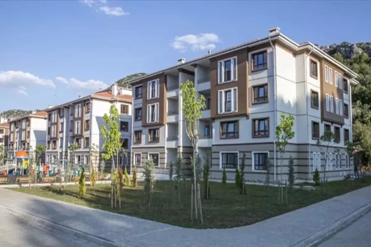 Sosyal konut projesine başvuracaklar aman dikkat! TOKİ'den uyarı geldi