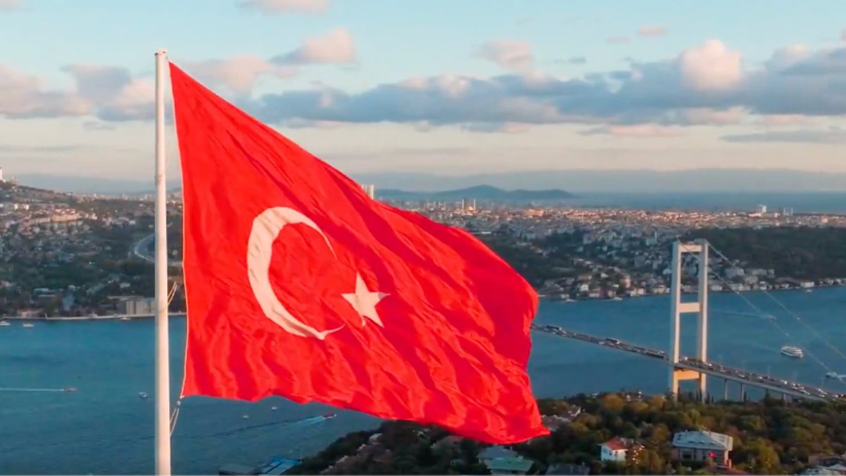 Davut Gül'ün Cumhuriyet Bayramı mesajı: Hepimizin Cumhuriyeti