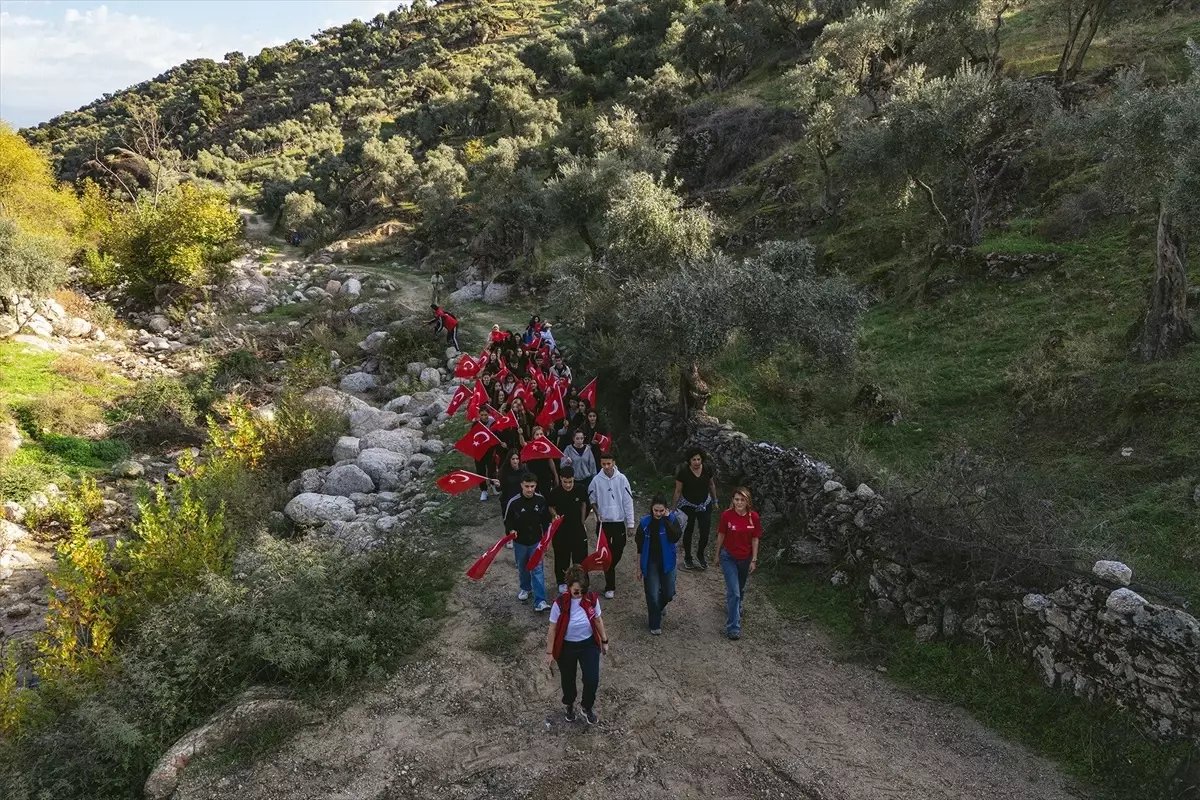 Aydın'da Cumhuriyet Bayramı Dolayısıyla Doğa Yürüyüşü Düzenlendi