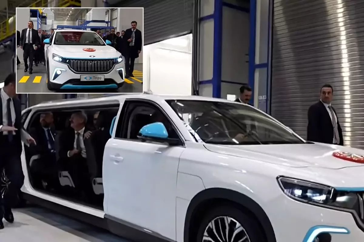 İlk kez görücüye çıktı! Cumhurbaşkanı Erdoğan törene Togg'un özel versiyonu ile geldi