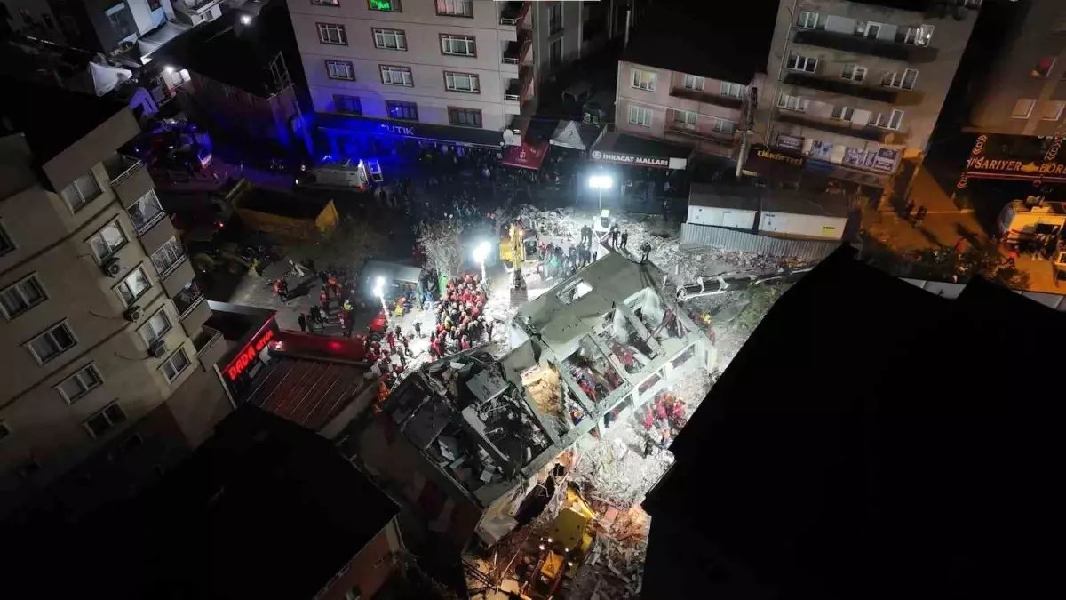 Kocaeli'de Çöken Binada 2 Çocuğun Cansız Bedenine Ulaşıldı