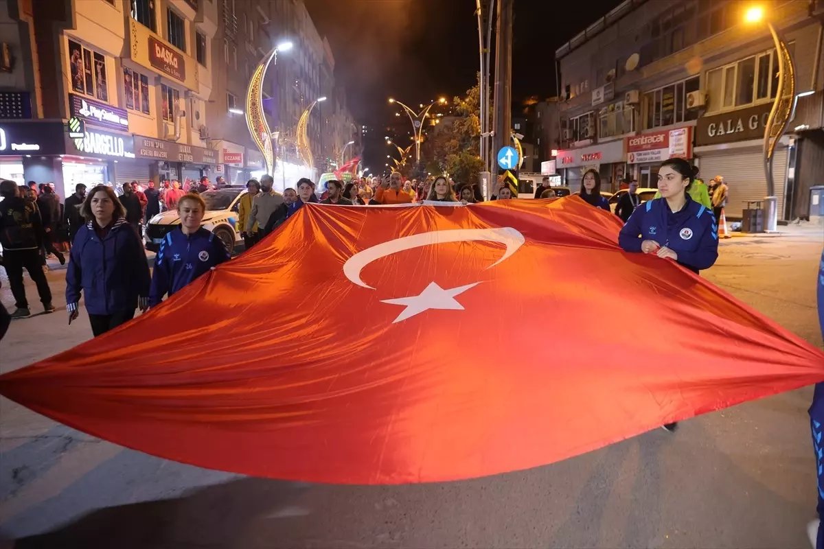 Hakkari'de 29 Ekim Cumhuriyet Bayramı Kutlamaları