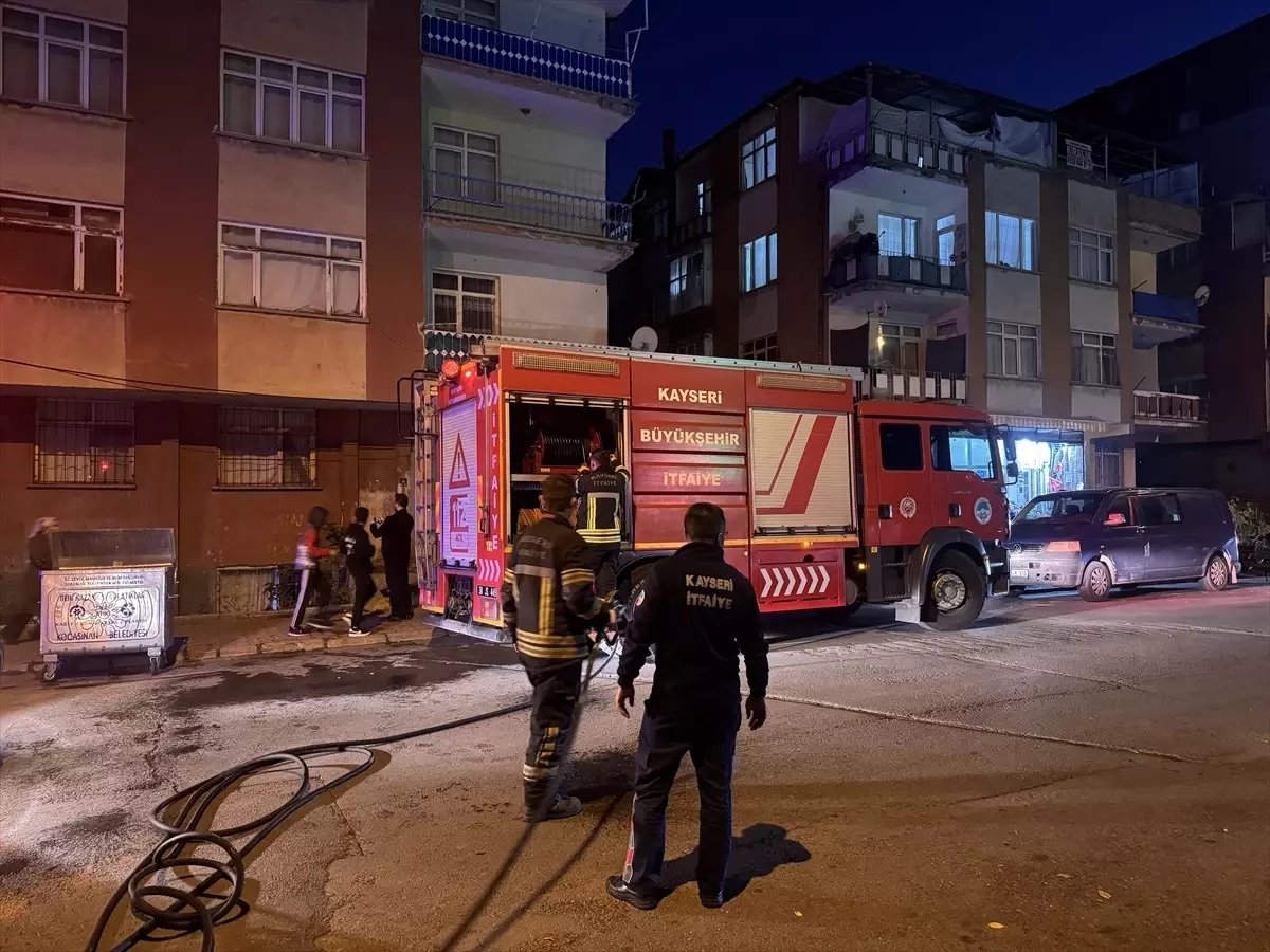 Kayseri'de Yangın: 4 Çocuk Dumandan Etkilendi
