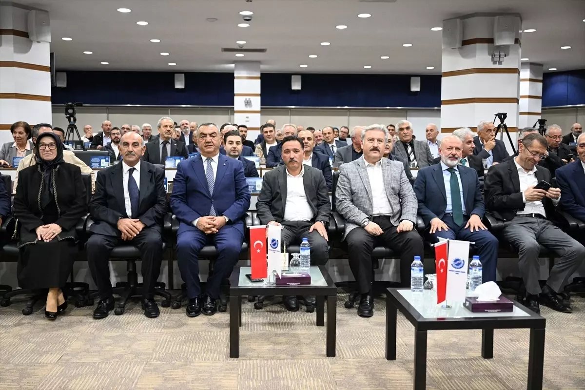 Kayseri'de Yılın Ahisi Ali Rıza Güldüoğlu'na Ödül Töreni