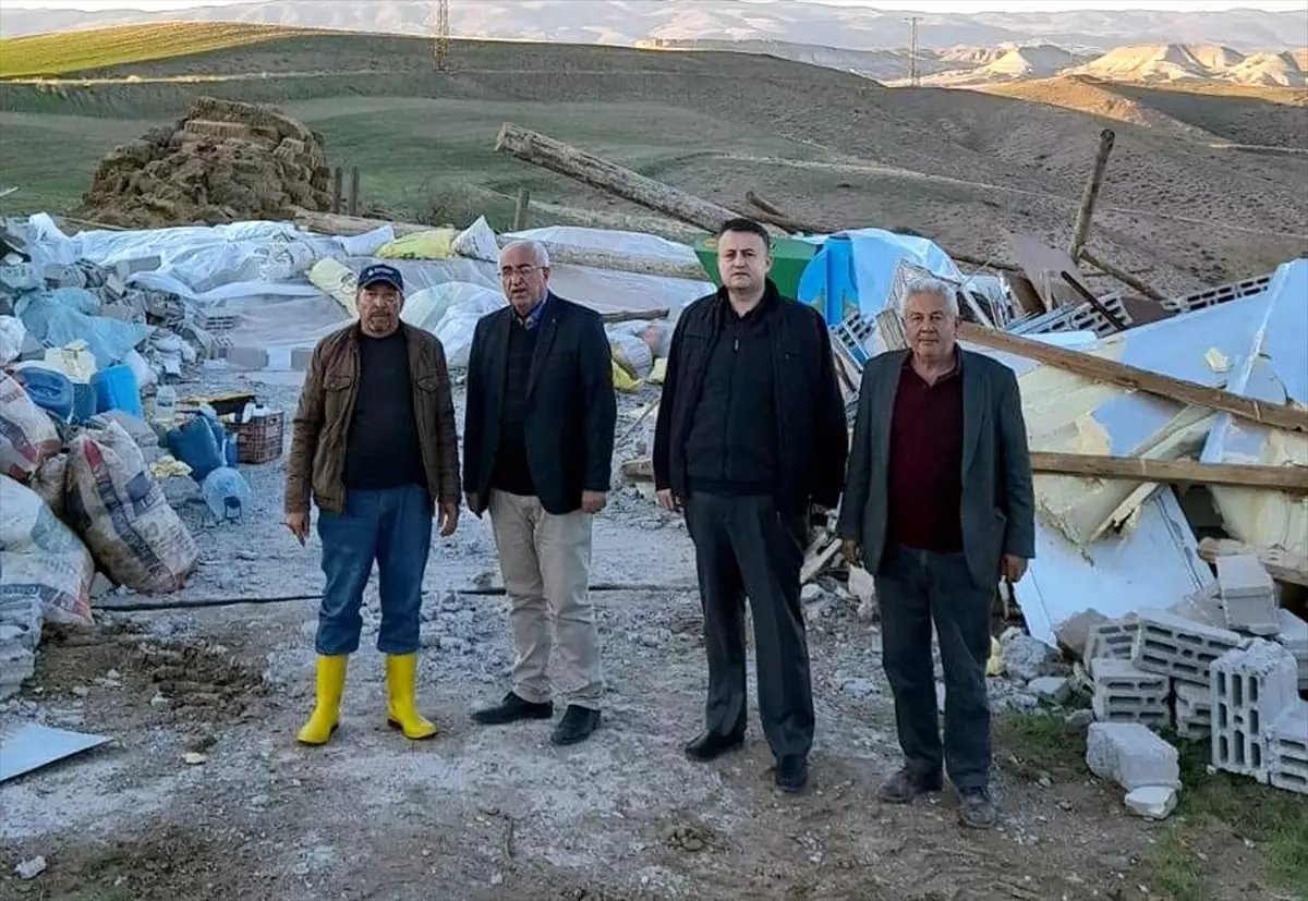 AK Parti Beypazarı İlçe Başkanı Halil Etili, Dolu ve Fırtına Zararını İnceledi