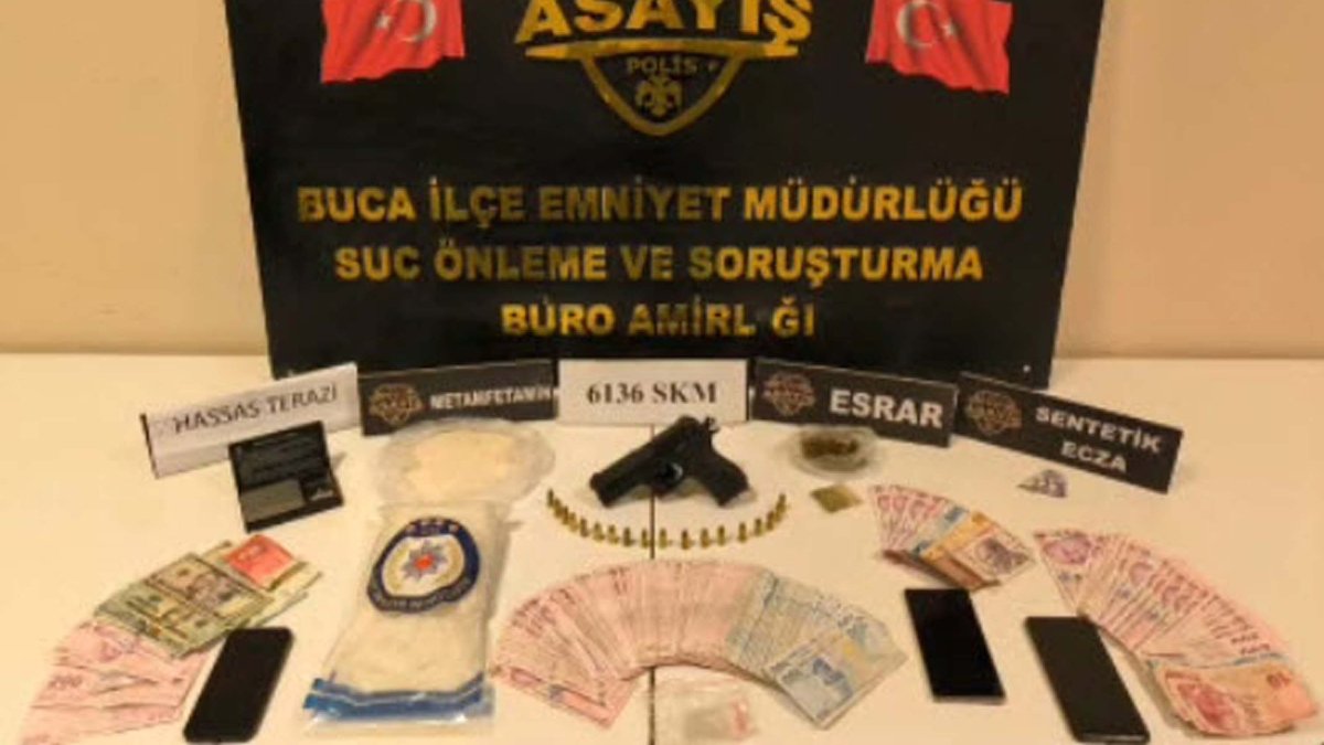 İzmir'de uyuşturucu operasyonu: 3 gözaltı