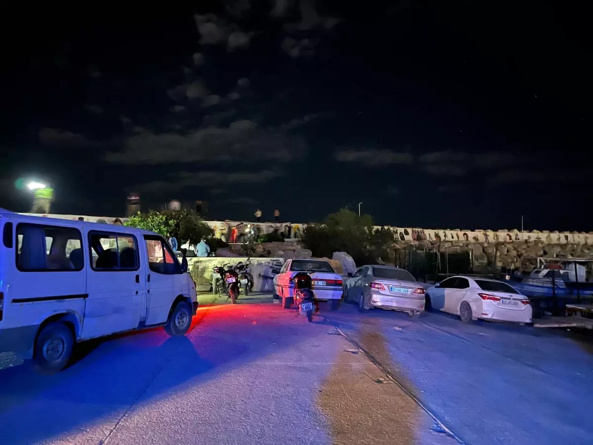 Samandağ'da Kayalıklardan Denize Düşen Genç Kız Ağır Yaralandı