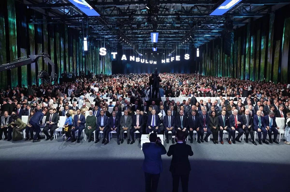 Cumhurbaşkanı Erdoğan, Atatürk Havalimanı Millet Bahçesi'nde Usta Eller Sanatçıları Çarşısı'nı ziyaret etti