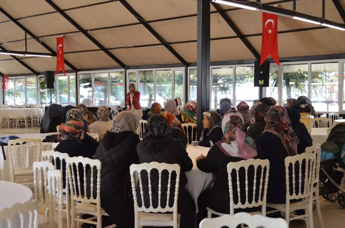 Aileyi Bekleyen Tehlikeler Konferansı Düzenlendi