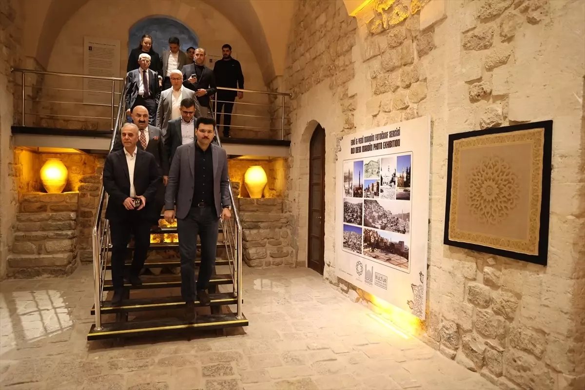 Mardin'de Geleneksel Motiflerle İşlenmiş İpek Eşarp Sergisi Açıldı