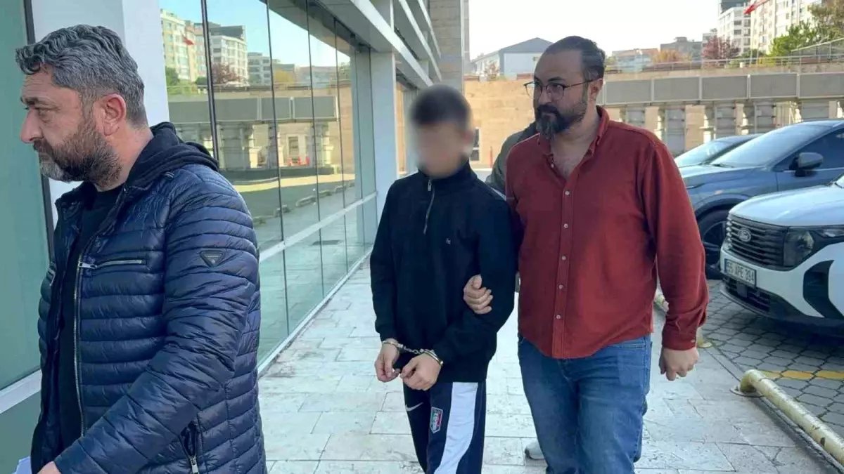 Samsun'da Bıçaklı Kavga: 18 Yaşındaki Genç Yaralandı, 2 Şahıs Gözaltına Alındı