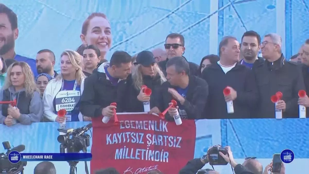 CHP Genel Başkanı Özgür Özel İstanbul Maratonu'na Katıldı