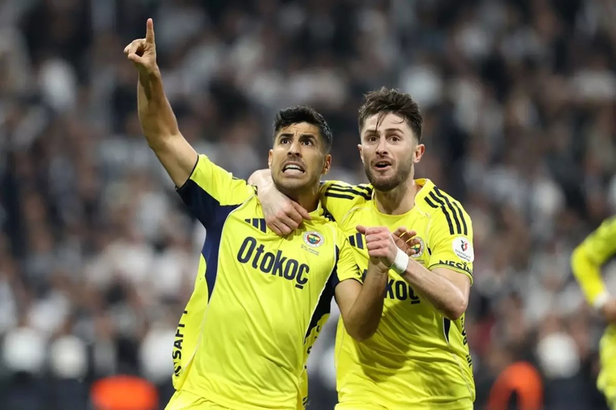 5 gol, 2 kırmızı kart çıkan tarihi derbide Fenerbahçe 2-0'dan geri dönüp Beşiktaş'ı devirdi