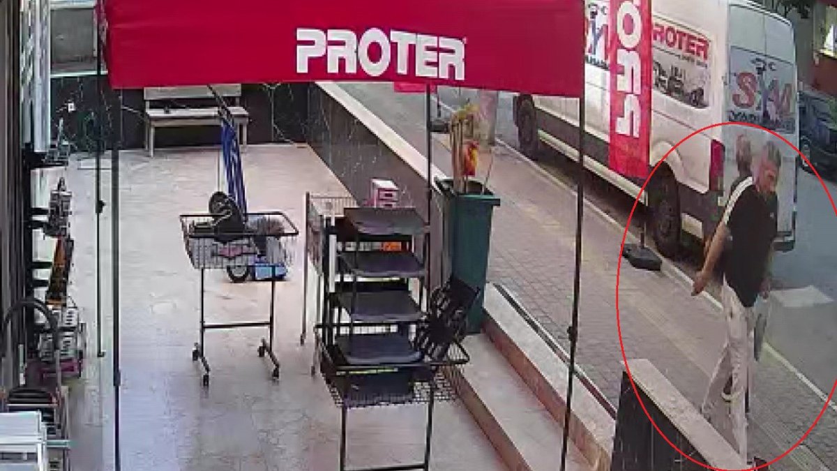 Antalya'da yoldan geçen bir kişiyi bıçakla yaralayan şahıs adım adım iz sürülerek yakalandı