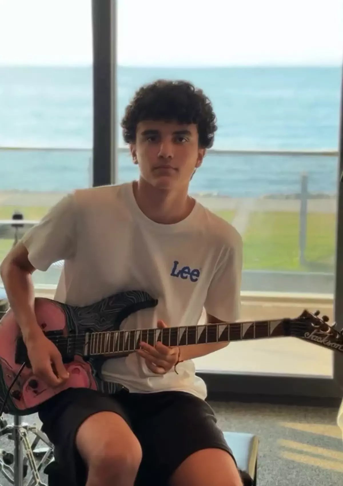 İzmir'de Cadılar Bayramı Kutlamasında Genç Hayatını Kaybetti