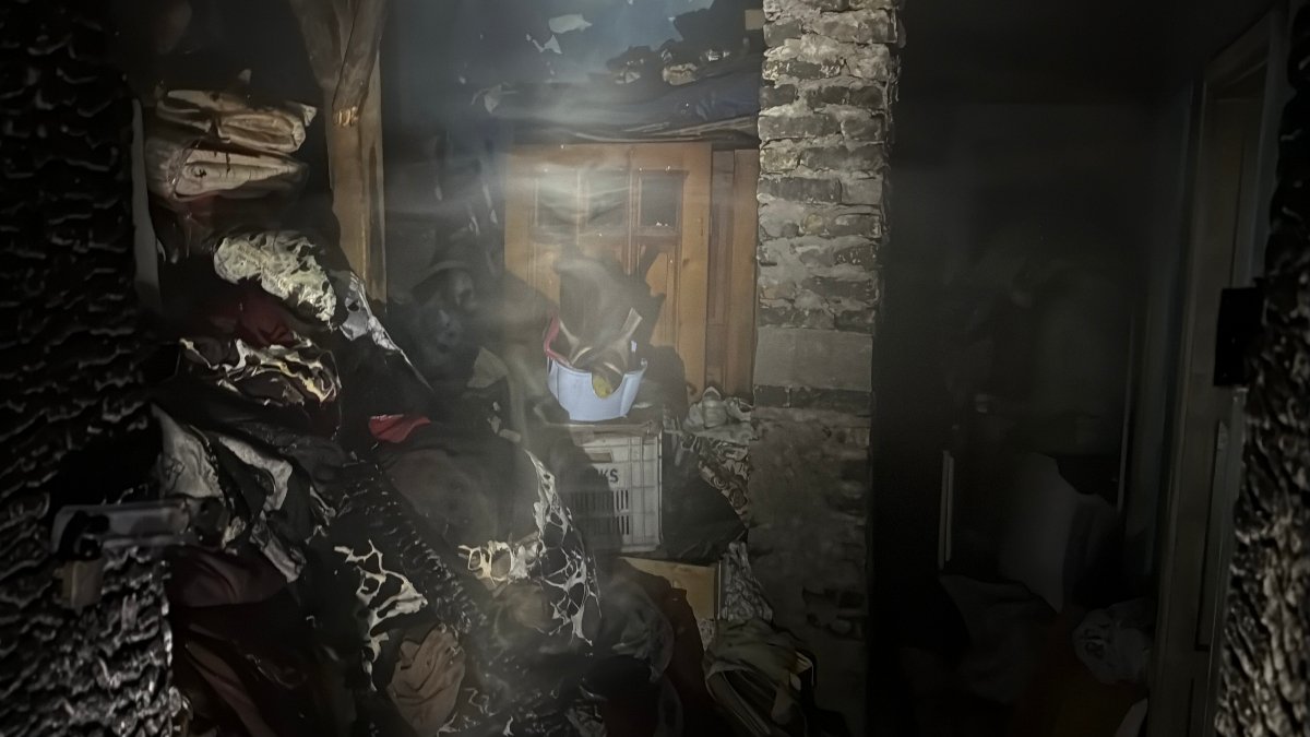 Karabük'te apartman dairesinde çıkan yangını itfaiye söndürdü