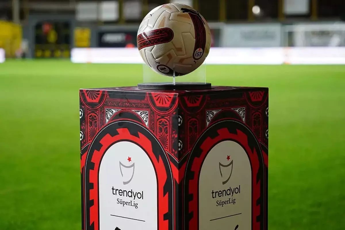 Son karar verildi: Süper Lig'de bir teknik adam ayrılığı daha