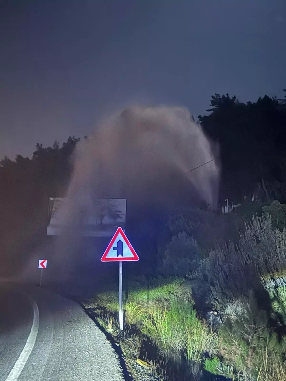 Bodrum'da Ana Su İsale Hattında Patlama: Tonlarca Su Boşa Aktı