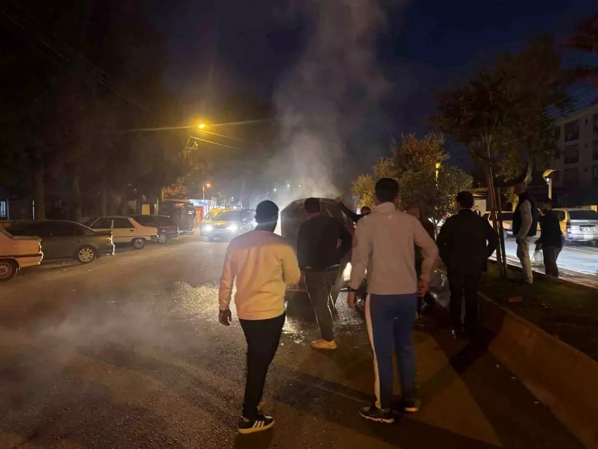 Adıyaman'da Seyir Halindeki Otomobil Yangın Üstüne Yangın