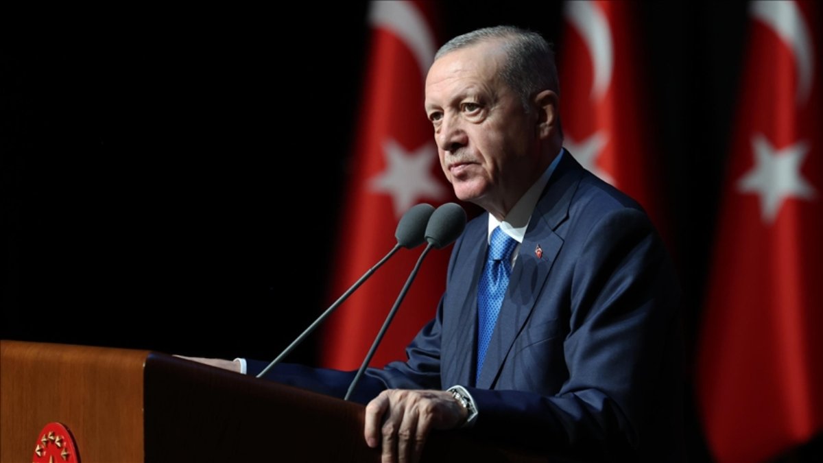 Cumhurbaşkanı Erdoğan'dan Özgür Özel'e: Selefinin geleneğini devam ettirdi