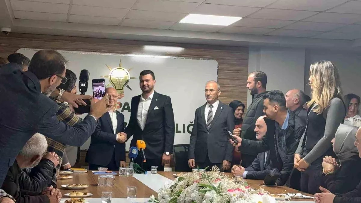 Bursa Gemlik'te AK Parti'ye 800 Yeni Üye Katıldı