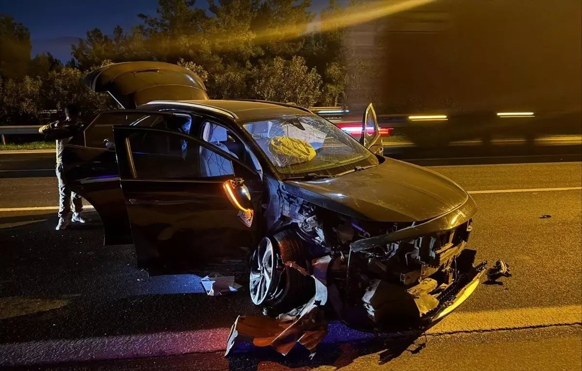 İzmir'de Trafik Kazası: 7 Yaralı